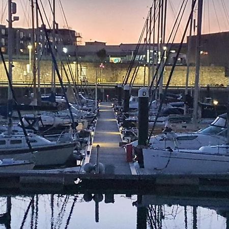 Lovely 1 Bedroom Apartment Plymouth Esterno foto